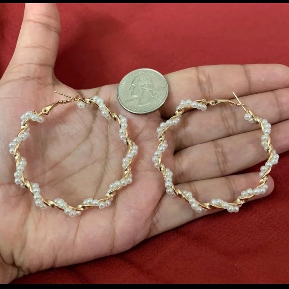 Pearl hoop earrings - Picture 6 of 6